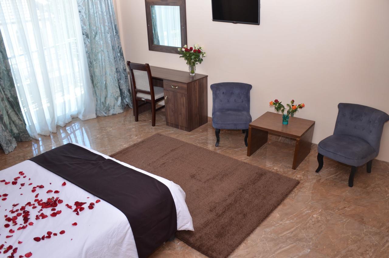 Melodie Hotel Addis-Abeba Extérieur photo