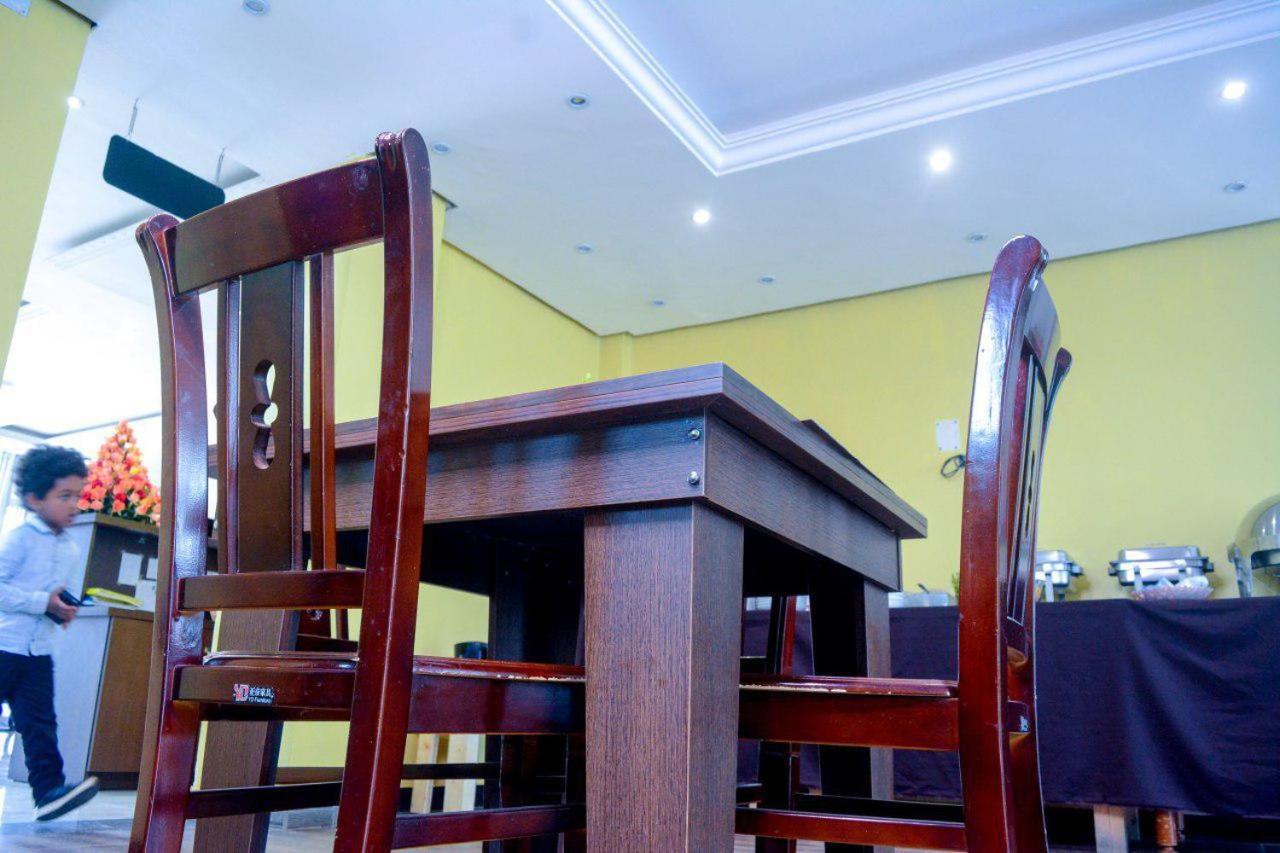 Melodie Hotel Addis-Abeba Extérieur photo