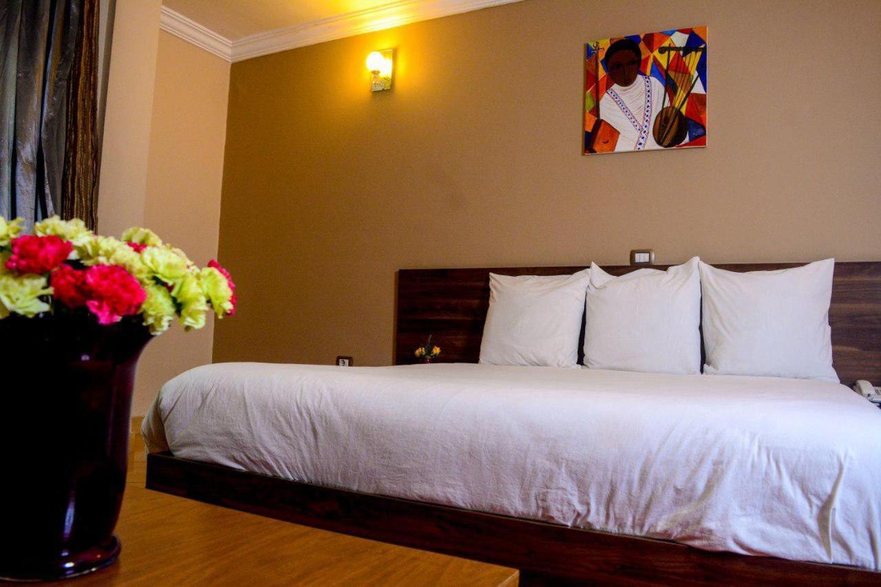Melodie Hotel Addis-Abeba Extérieur photo